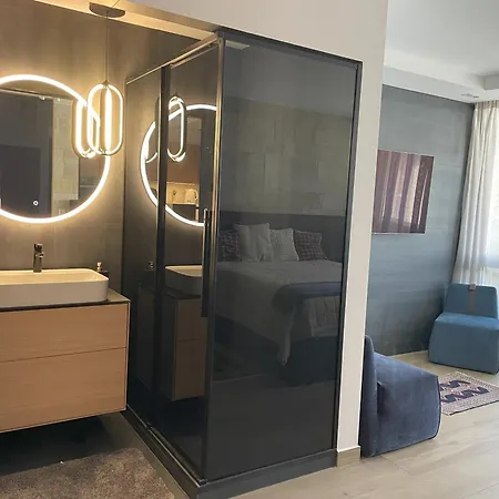 Apartment Studio With Danube Skyline View